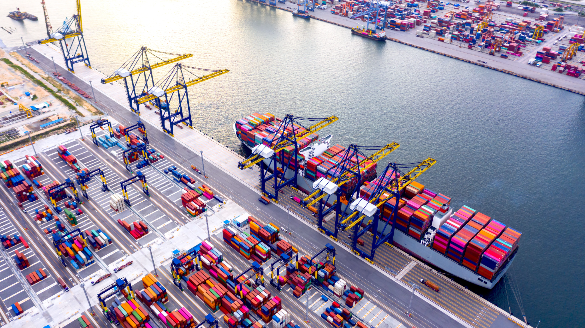 Cảng container và dịch vụ logistics HAMA